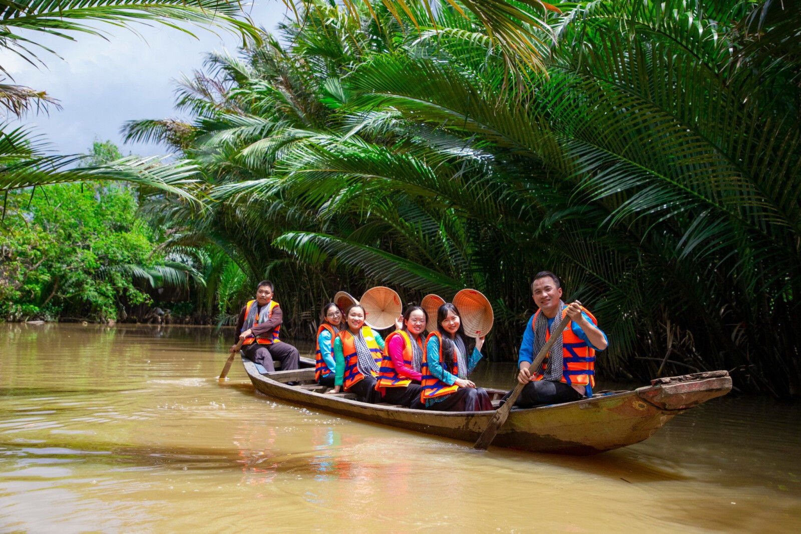 This is your new travel family – Mekong Delta, Vietnam